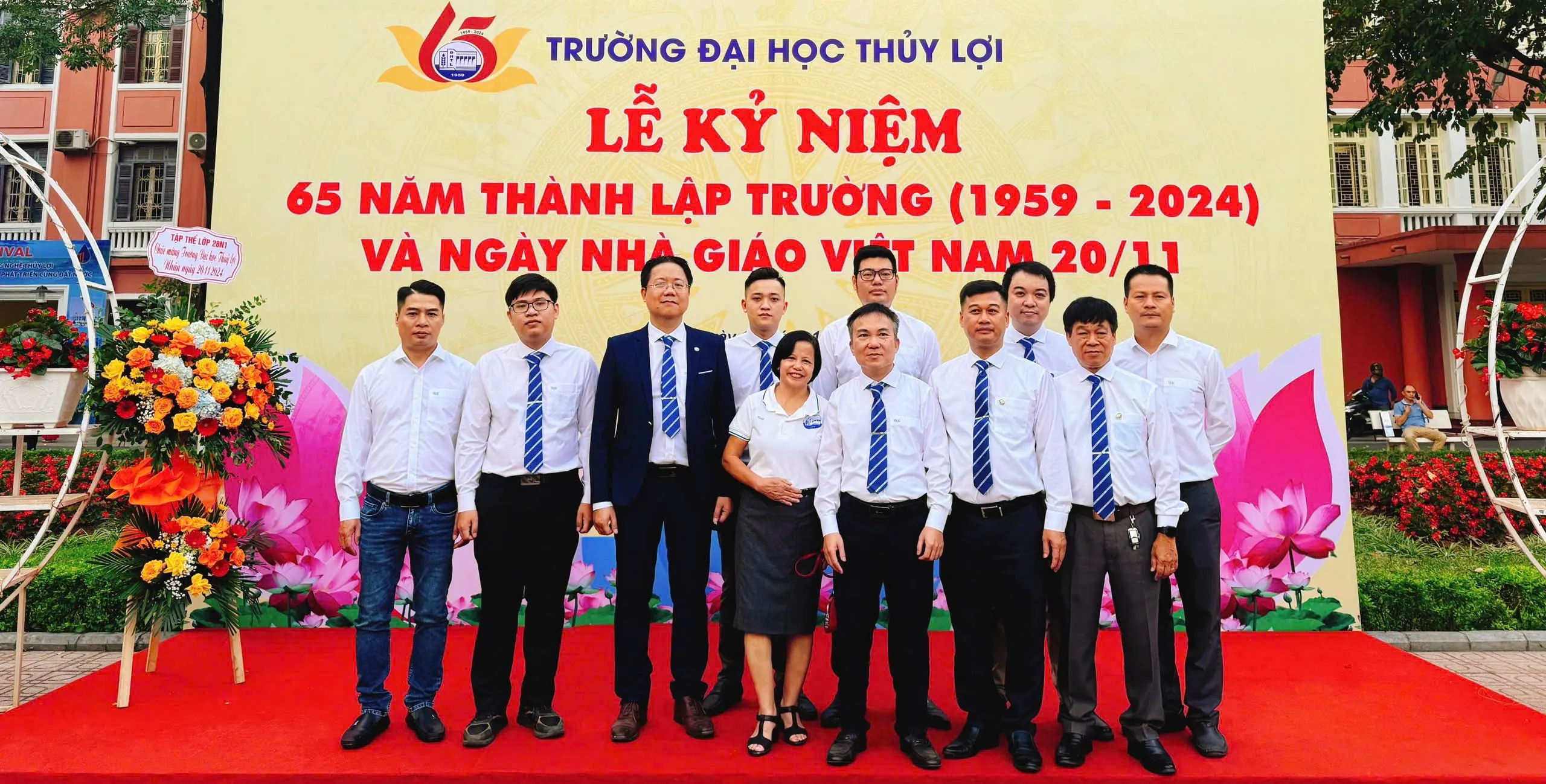 Trang Chủ 32 Trang Chủ
