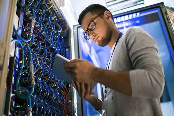Khám Phá Ngành Công Nghệ Thông Tin 5 Quản Trị Mạng (Network Administration)