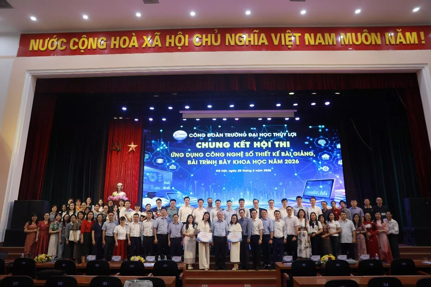Luật Chuyển đổi số có hiệu lực: Sinh viên IT cần biết gì? Trường đại học cần chuẩn bị gì? 2 Luật Chuyển đổi số có hiệu lực: Sinh viên IT cần biết gì? Trường đại học cần chuẩn bị gì?